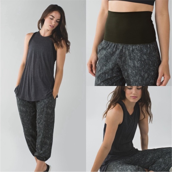 Lululemon gator green yoga om pant - Picture 3 of 7